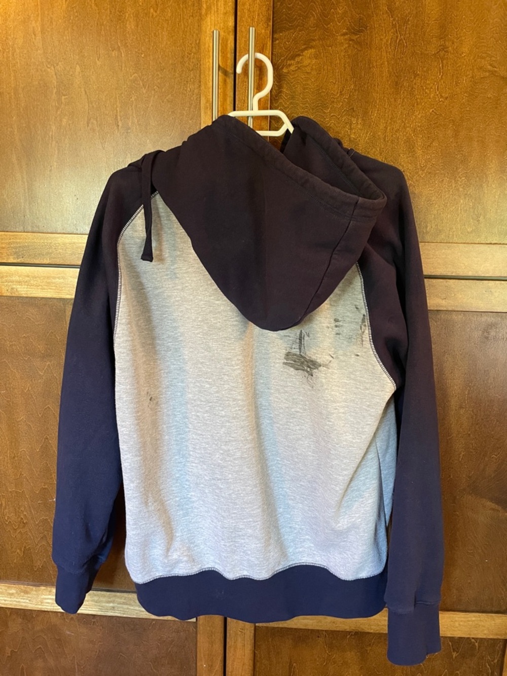 Canucks NHL Two-Tone Zip Hoodie - Picture 6 of 8